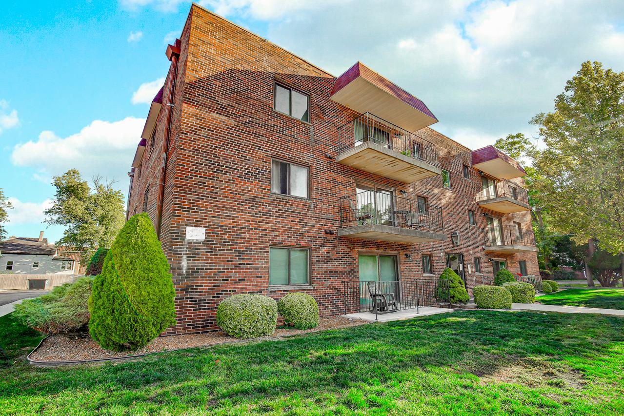 1940 183rd St. #1D, Homewood, IL 60430