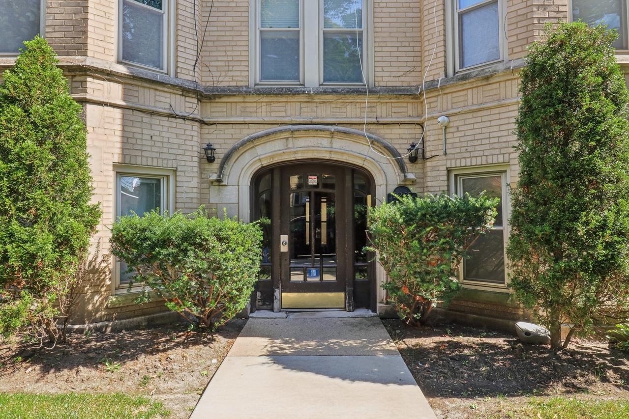 5621 N Spaulding Ave. #3S, Chicago, IL 60659