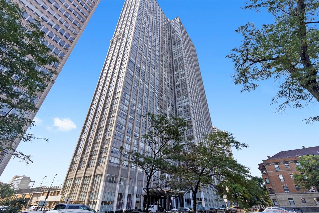 655 W Irving Park Rd. #3509, Chicago, IL 60613