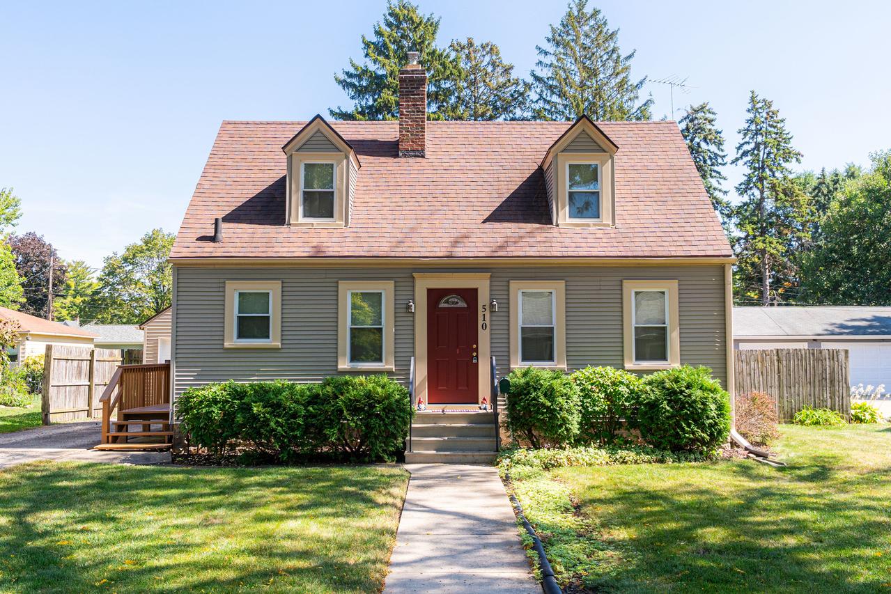 510 S 6th St., Dekalb, IL 60115