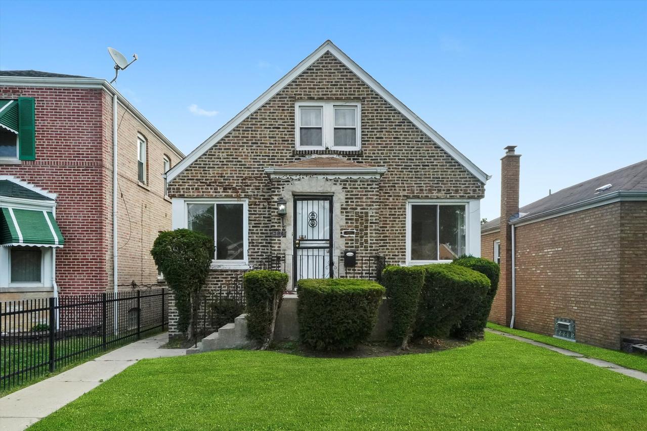 9841 S University Ave., Chicago, IL 60628