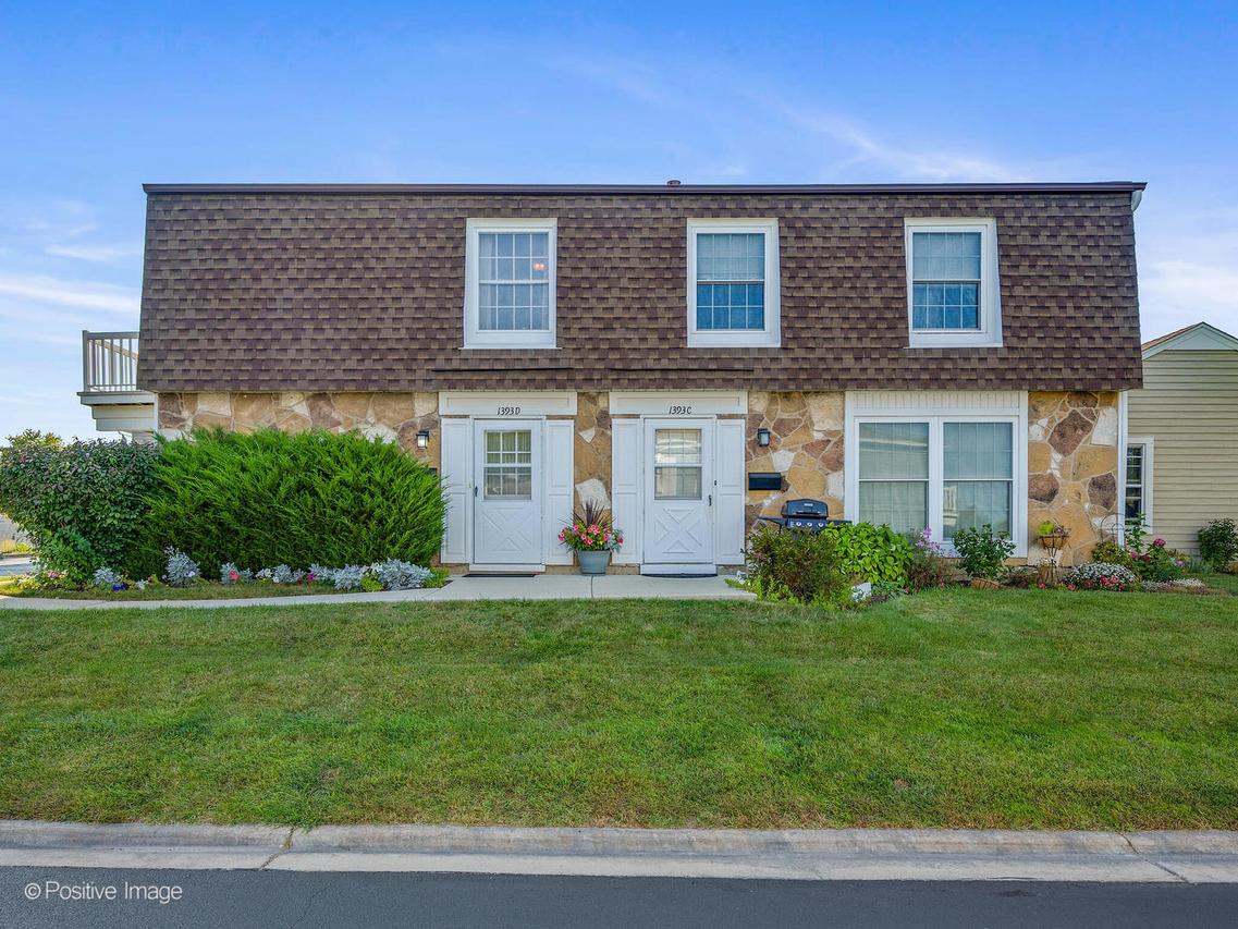 1393 Woodcutter Ln. #D, Wheaton, IL 60189