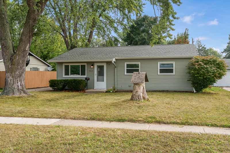 7513 Venus St., Loves Park, IL 61111