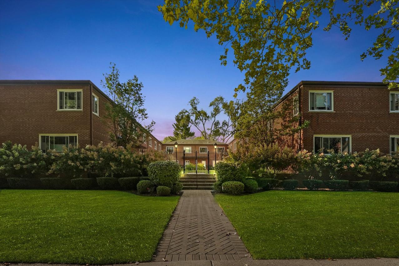 1610 Washington St., Evanston, IL 60202