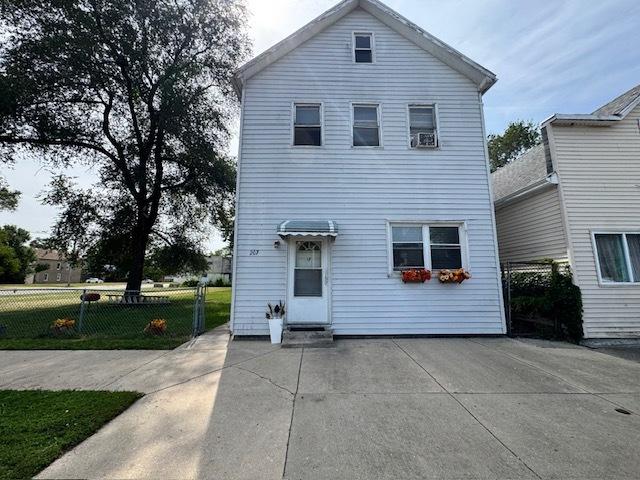 207 155th St., Calumet City, IL 60409
