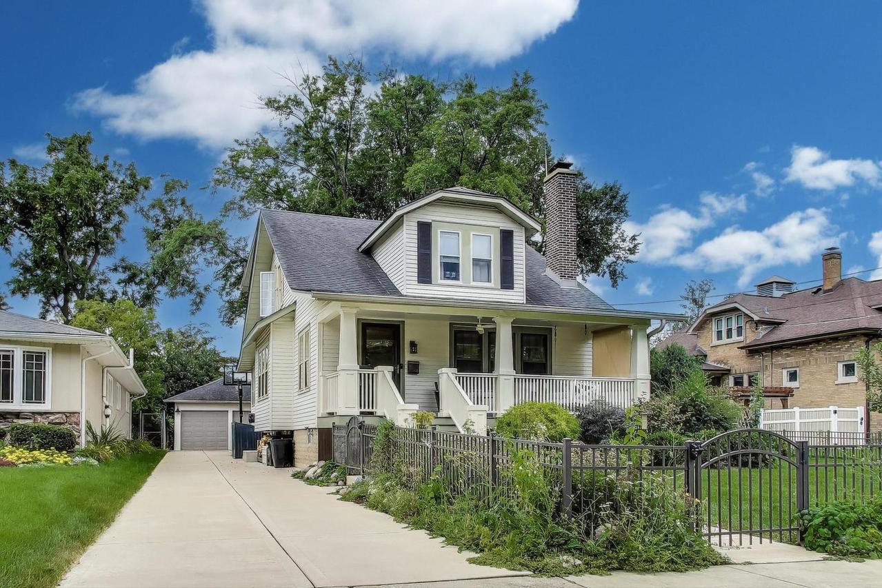 408 E Evergreen St., Wheaton, IL 60187