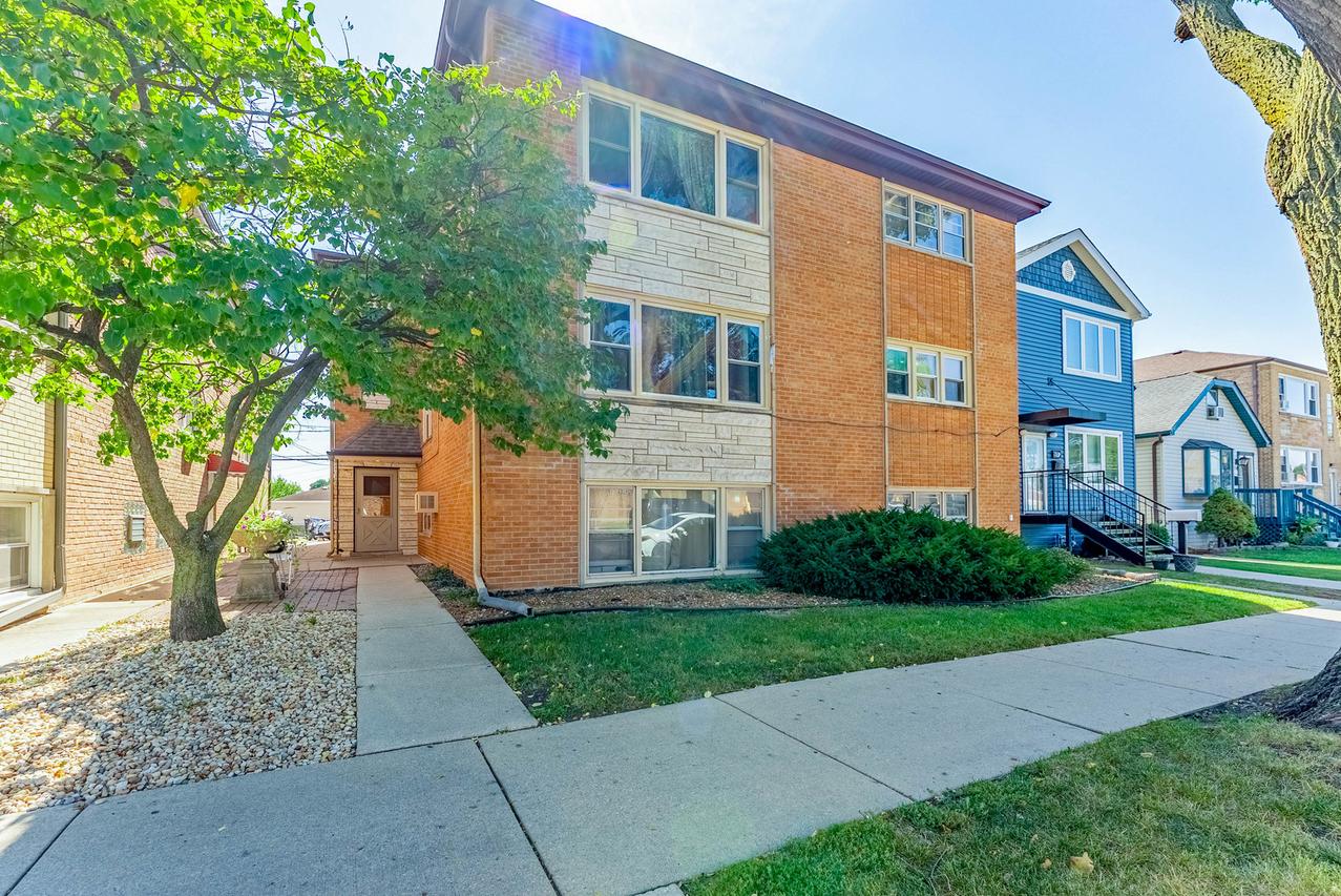 7335 W Fullerton Ave. #1SW, Elmwood Park, IL 60707