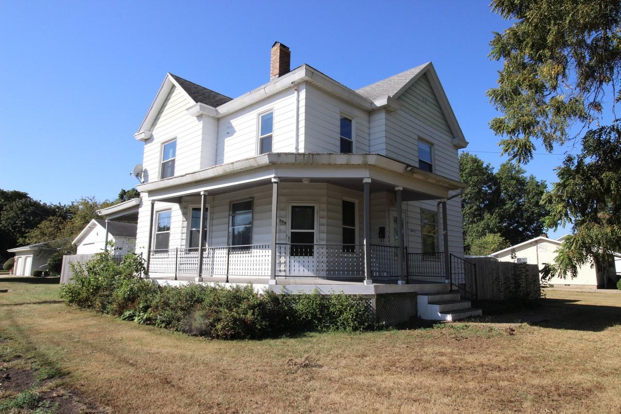 298 N Adams St., El Paso, IL 61738