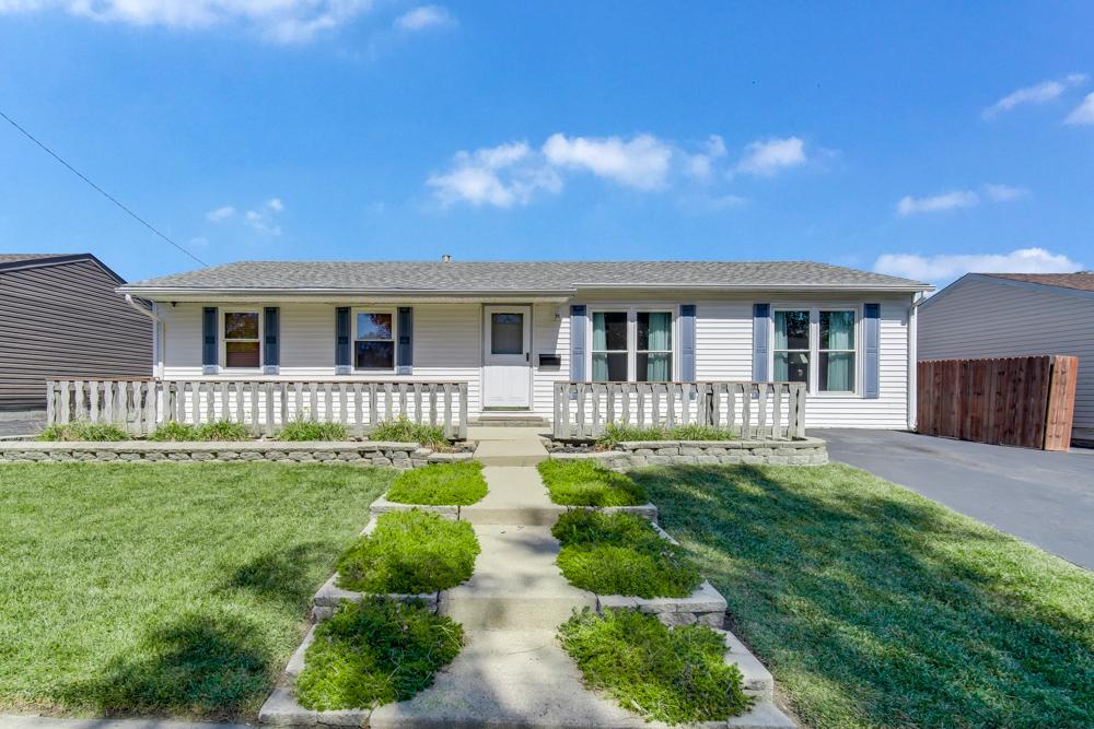 216 Hayes Ave., Romeoville, IL 60446