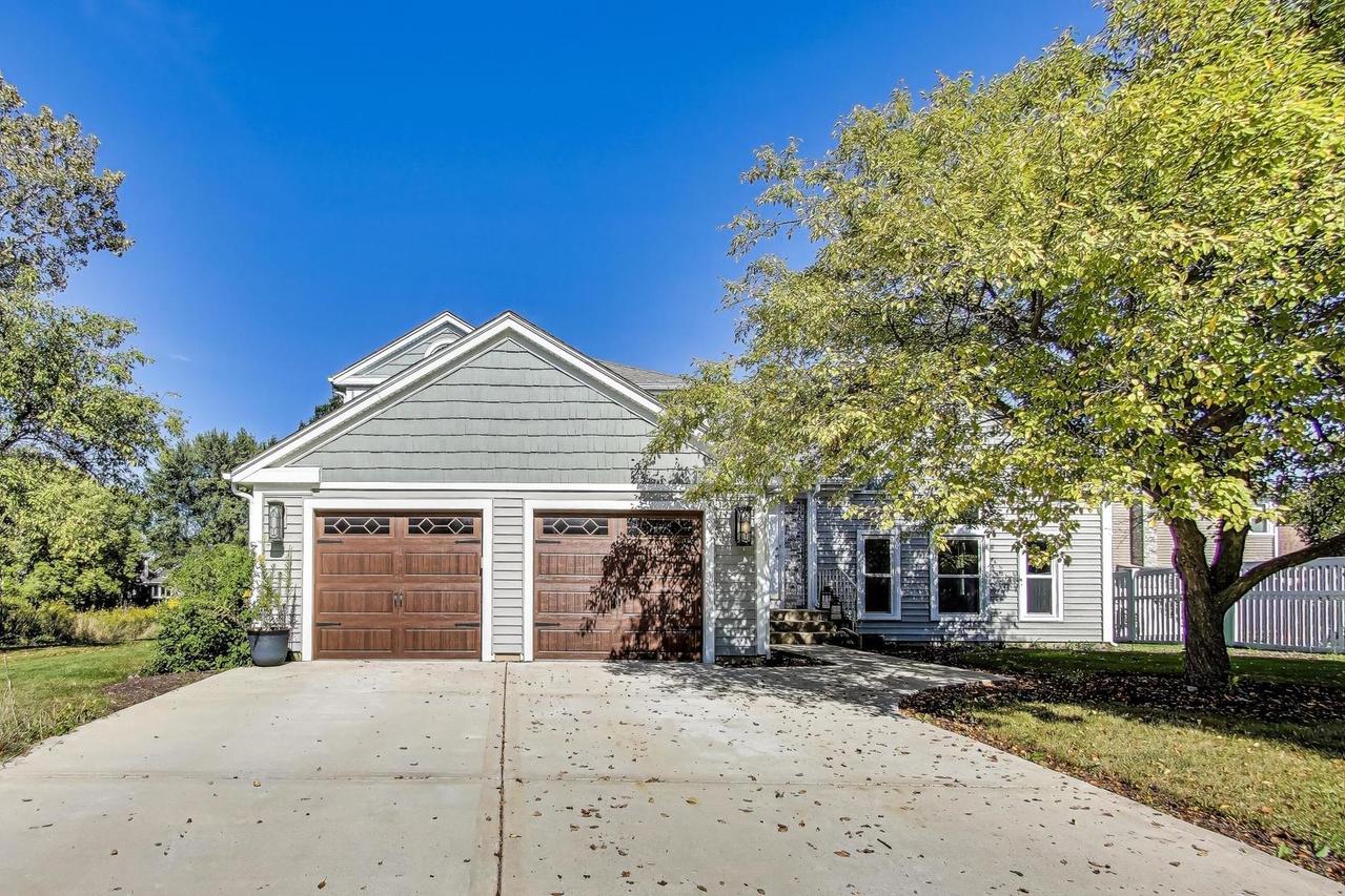 1910 Baltimore Dr., Elk Grove Village, IL 60007
