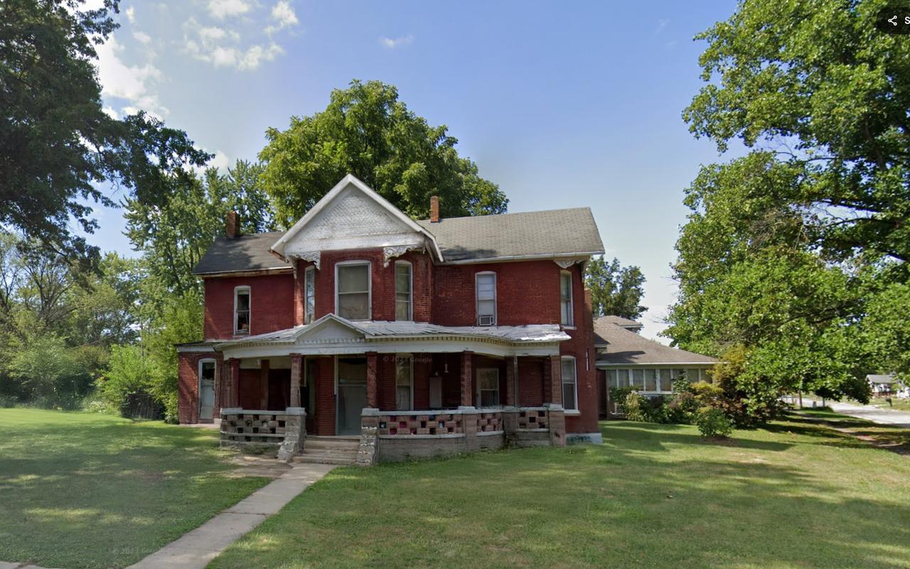 106 E Bond St., Martinsville, IL 62442