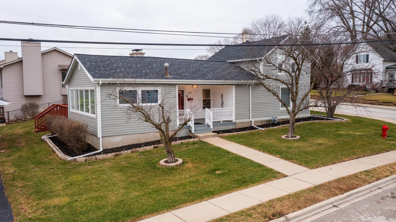 634 N Walnut St., South Elgin, IL 60177