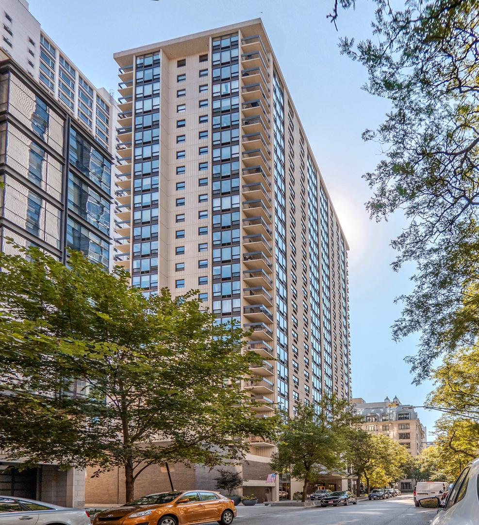 1313 N Ritchie Ct. #901, Chicago, IL 60610