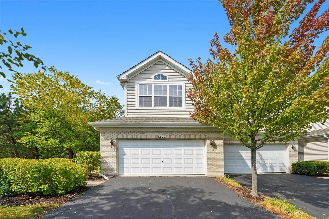 1342 Lunt Ct., Schaumburg, IL 60193
