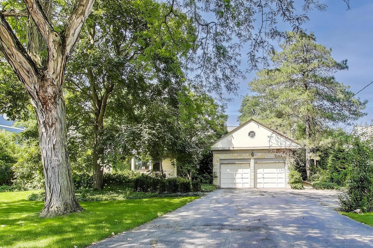 1295 Sunview Ln., Winnetka, IL 60093