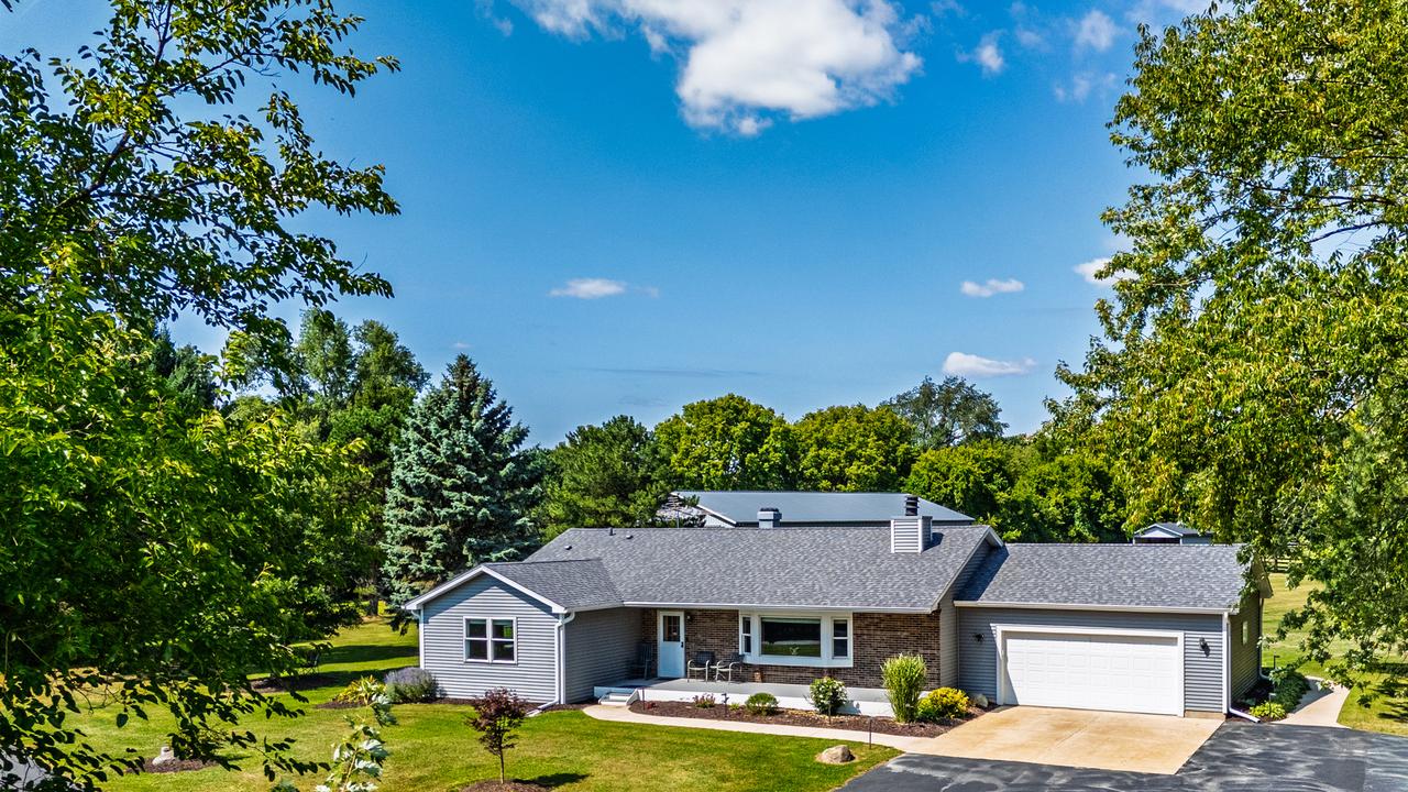 6805 Johnsburg Rd., Spring Grove, IL 60081