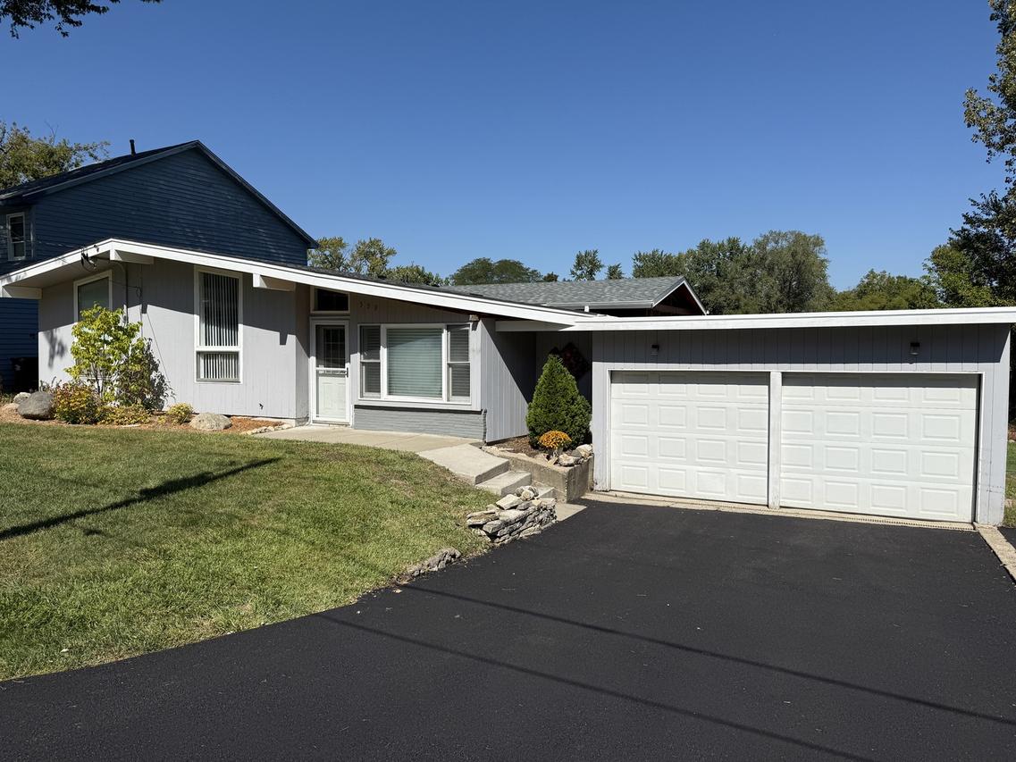 559 Kimball Ave., Wauconda, IL 60084