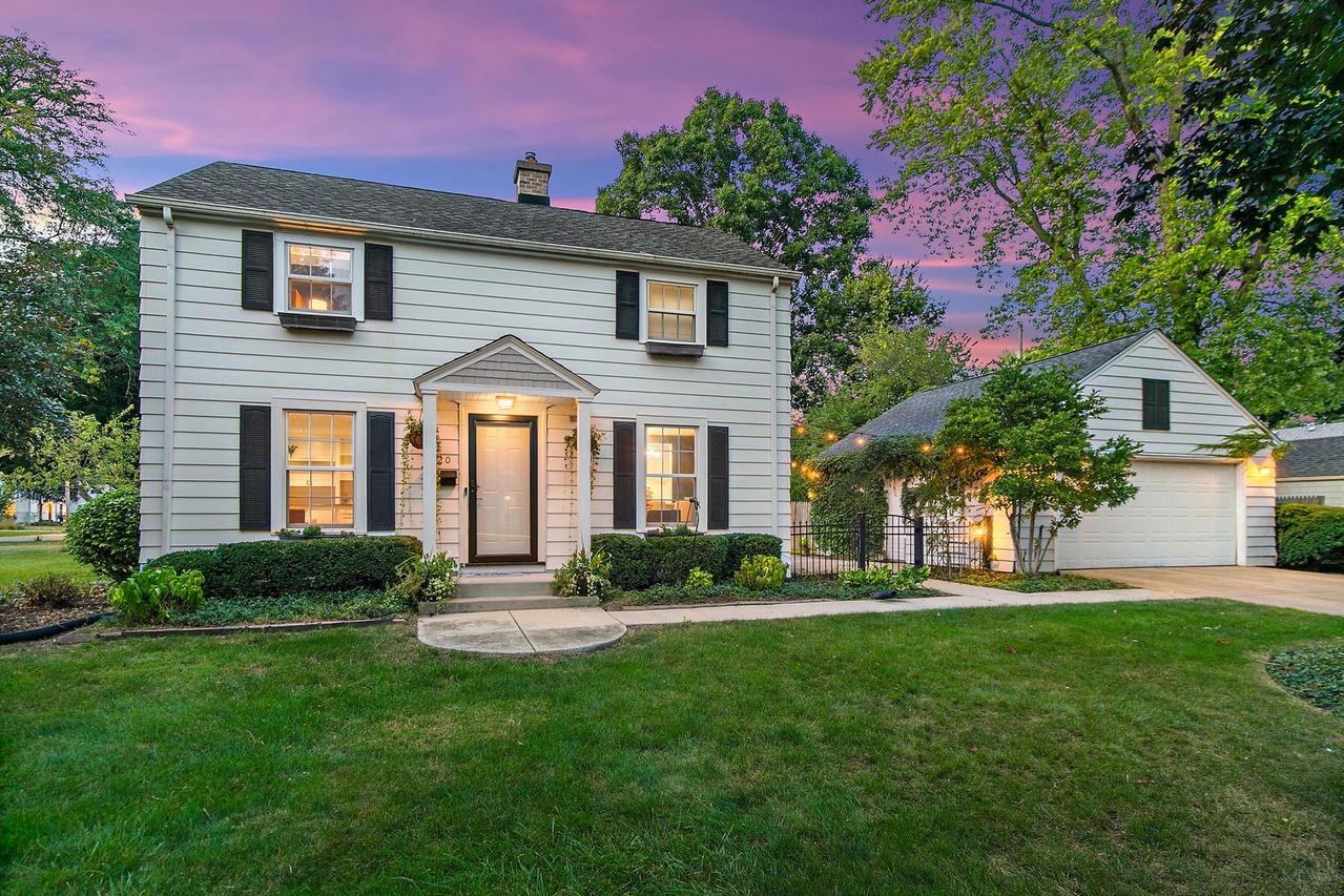 420 Gray St., St. Charles, IL 60174