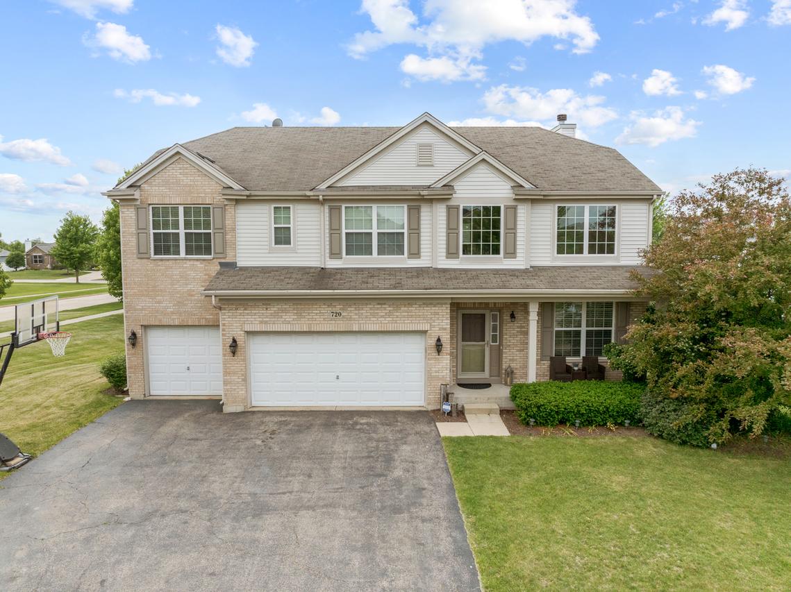 720 James Dr., Hampshire, IL 60140