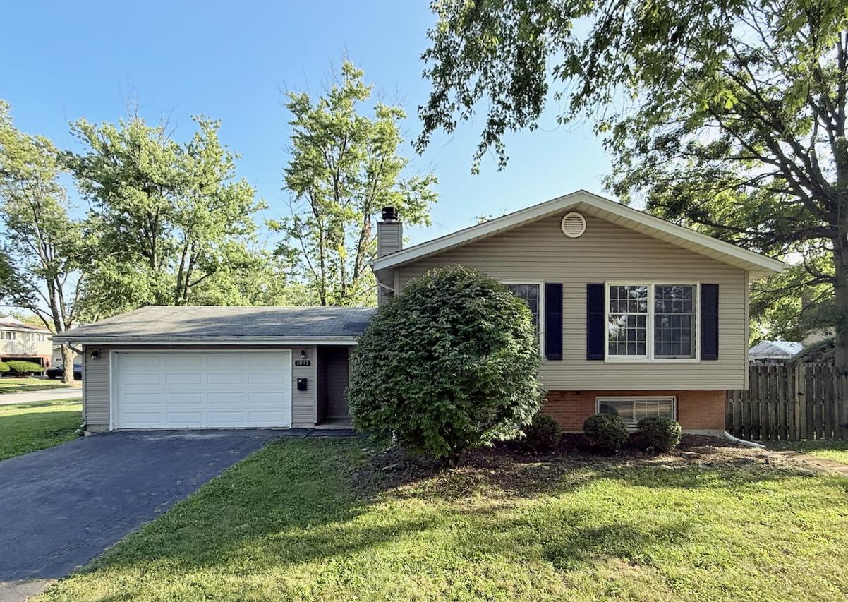1041 Coach Rd., Homewood, IL 60430