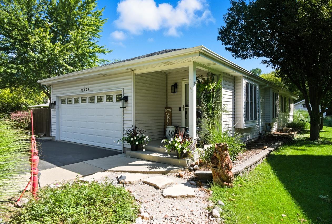 10304 Wilmette Ave., Algonquin, IL 60102
