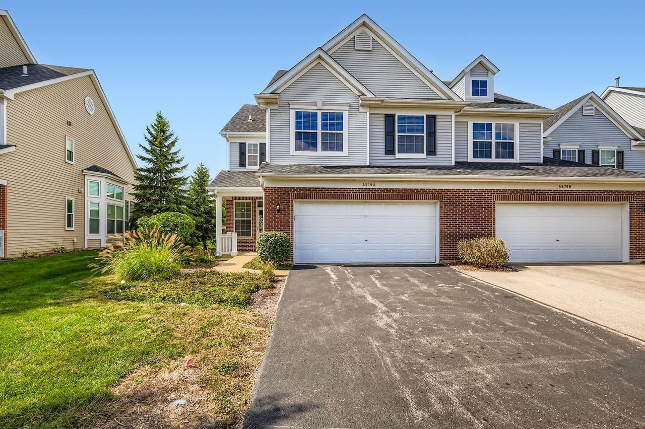4579 Half Moon Dr. #A, Yorkville, IL 60560