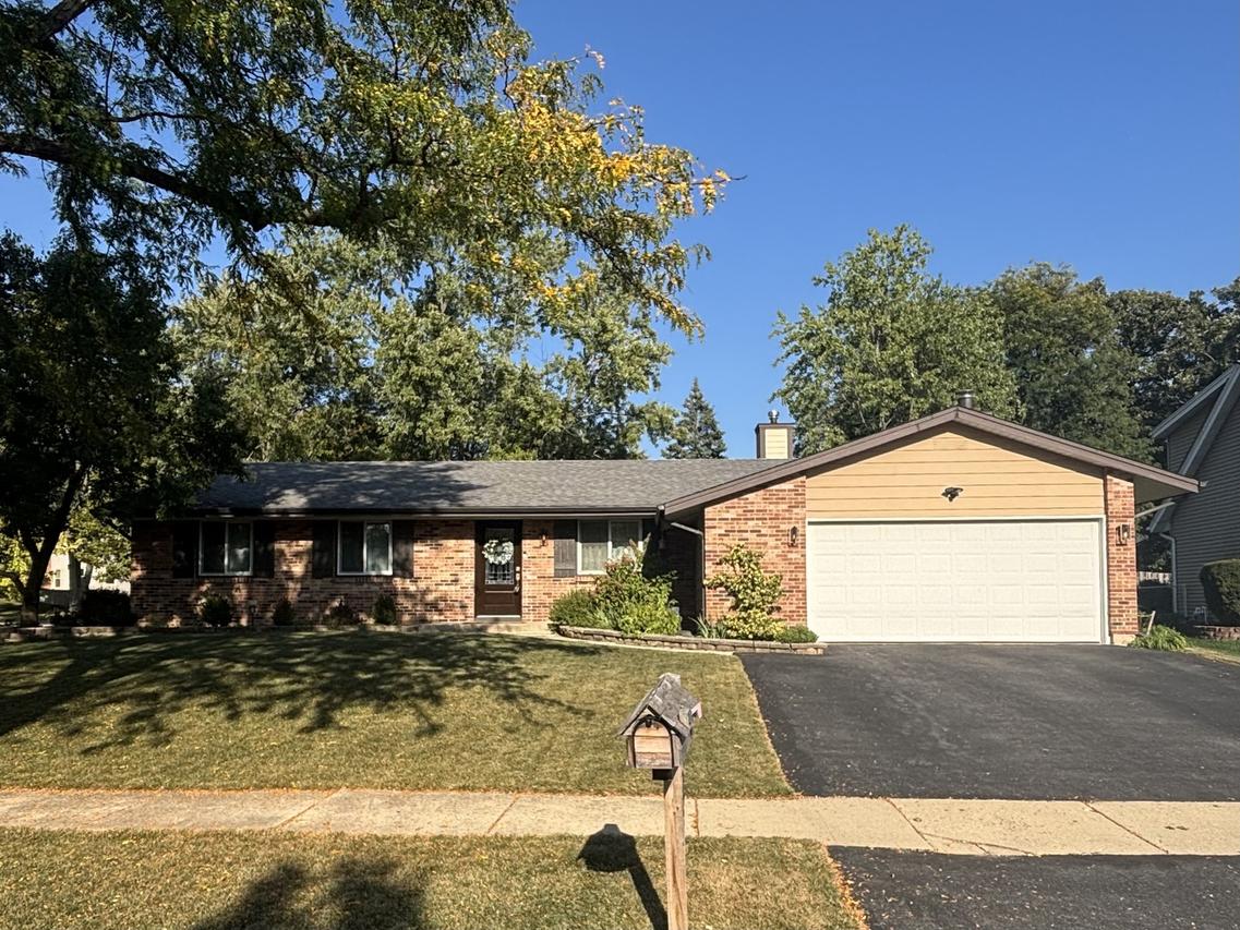 722 N Pinecrest Rd., Bolingbrook, IL 60440