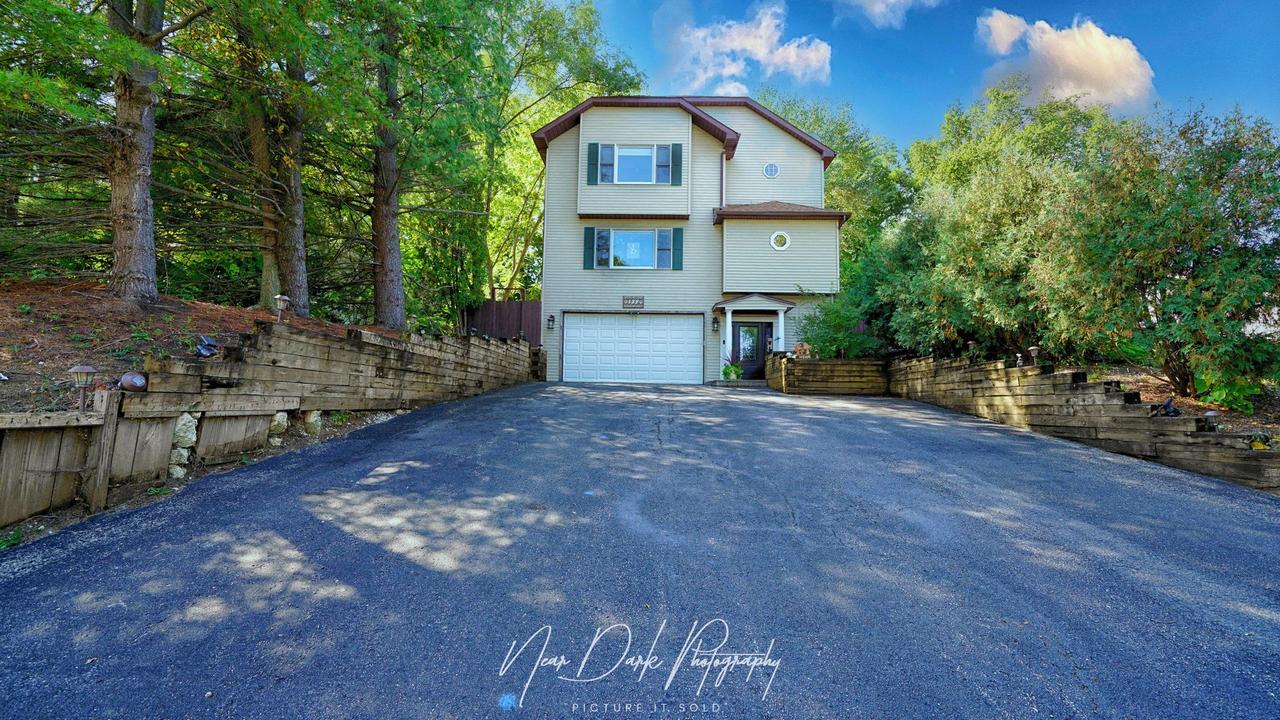 127 E Grand Ave., Fox Lake, IL 60020