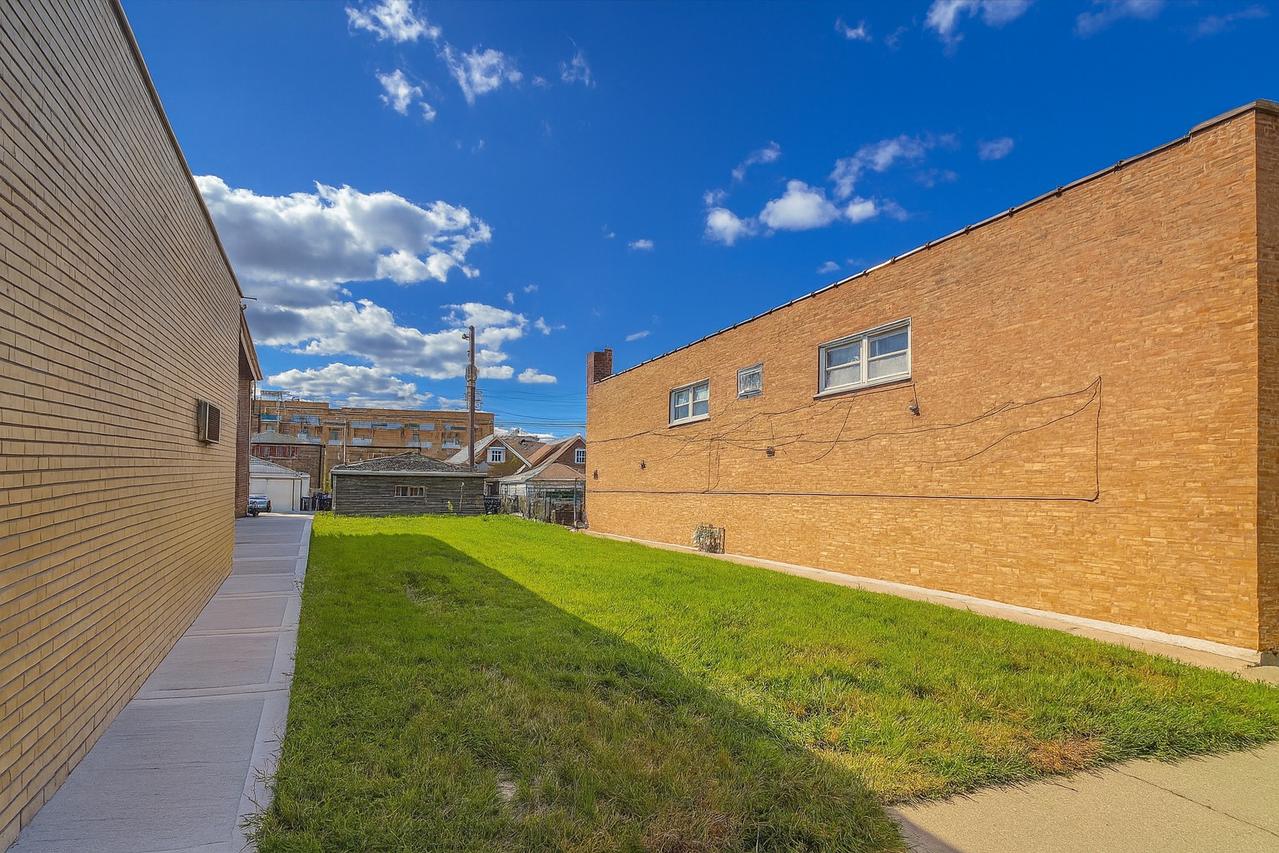 5544 S Pulaski Rd., Chicago, IL 60629