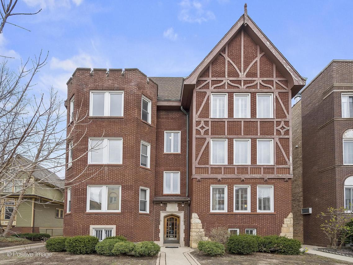 426 Wisconsin Ave. #3S, Oak Park, IL 60302