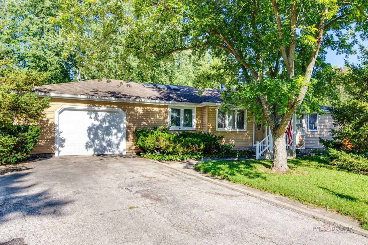 20831 N Maple Ct., Deerfield, IL 60015