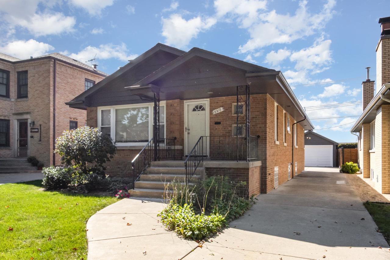 9310 S Claremont Ave., Chicago, IL 60643