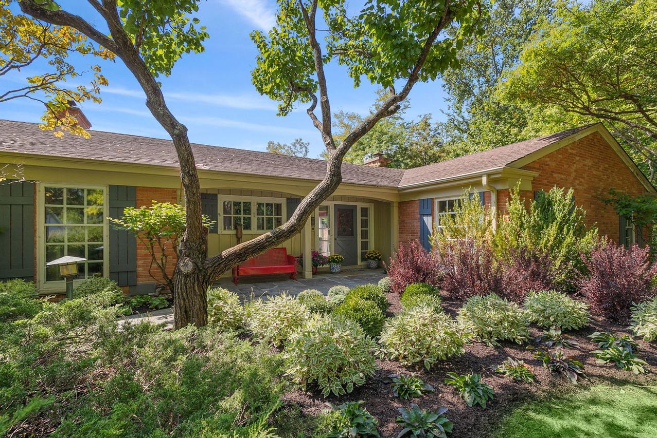 24132 N Bridle Trail Rd., Lake Forest, IL 60045
