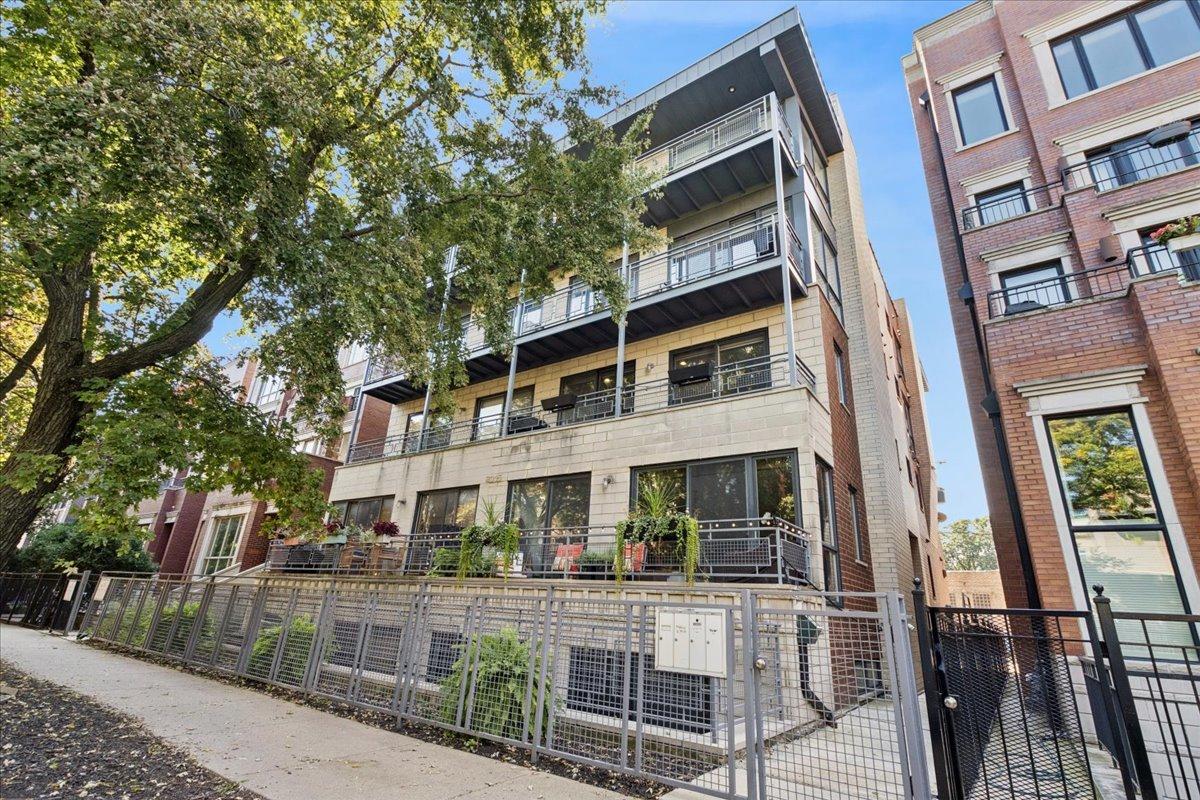 2315 W Wabansia Ave. #2W, Chicago, IL 60647