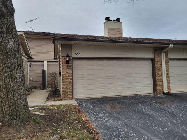 888 Swan Blvd., Deerfield, IL 60015