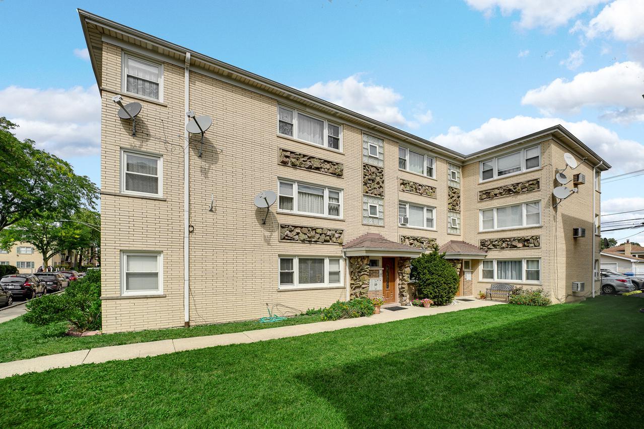 3111 N Nashville Ave. #1E, Chicago, IL 60634