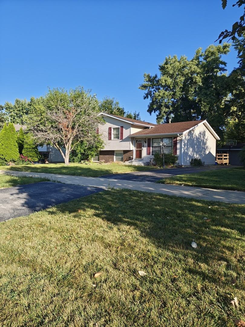 836 Lily Cache Ln., Bolingbrook, IL 60440