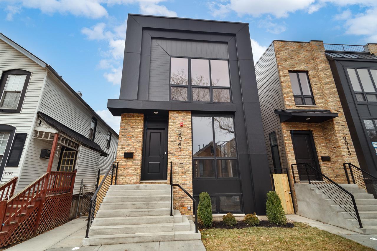 2059 W Race Ave., Chicago, IL 60612