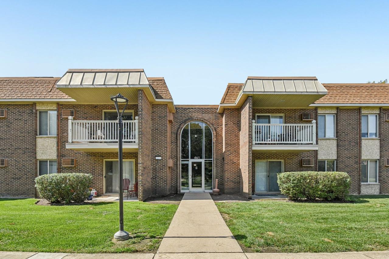 461 N Jonathan Dr. #202, Palatine, IL 60074