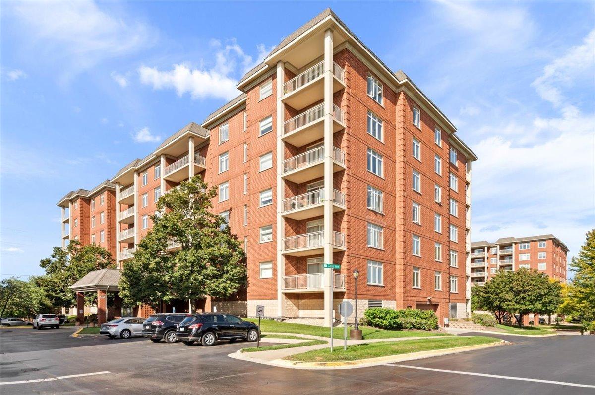 8400 Callie Ave. #207, Morton Grove, IL 60053