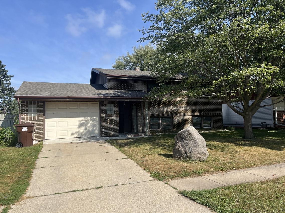 2020 Exeter Ave., Loves Park, IL 61111