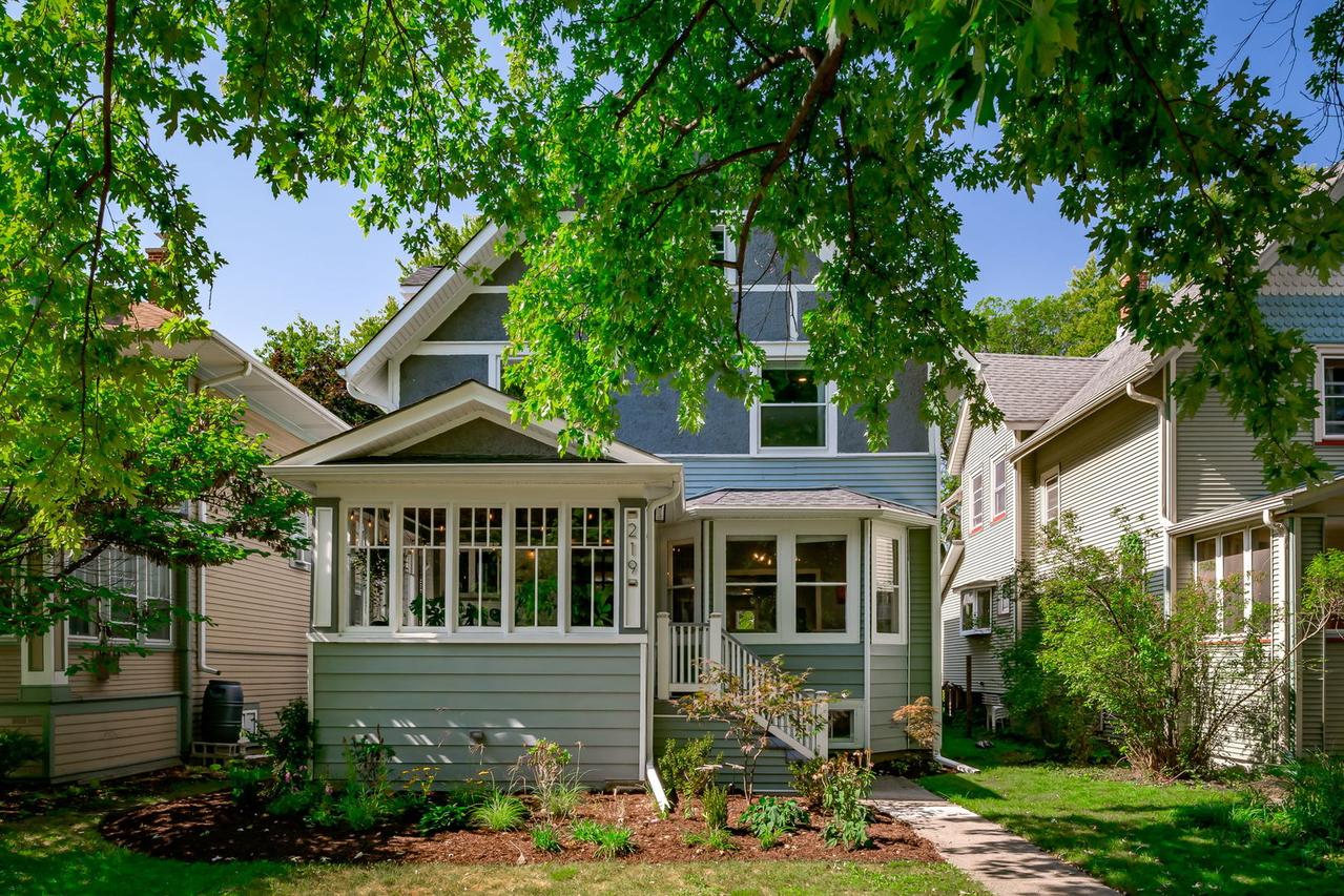 219 S Cuyler Ave., Oak Park, IL 60302