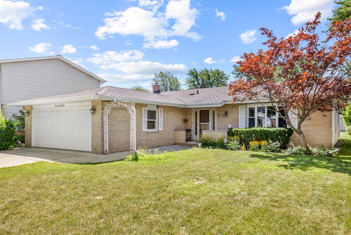 1721 W Catalpa Ln., Mount Prospect, IL 60056