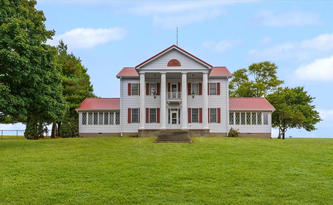 2550 E County Road 1375 Rd., Newman, IL 61942