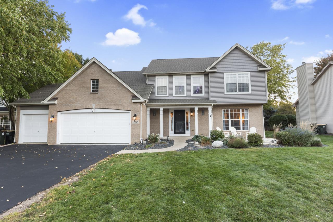 466 Greenview Ln., Oswego, IL 60543
