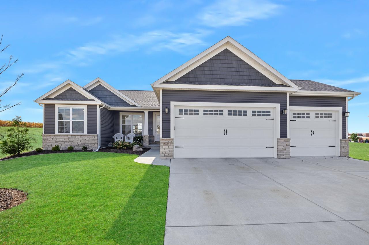 1511 Lincoln Park Dr., Bloomington, IL 61705