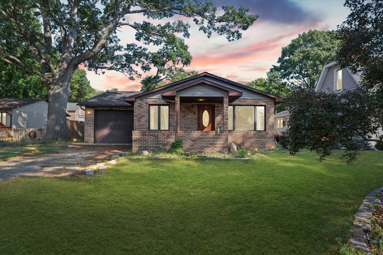 106 E Union St., Mahomet, IL 61853