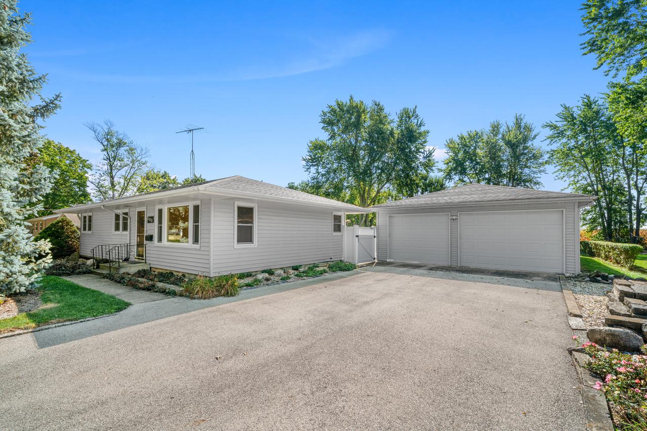 403 Corri Ln., Plano, IL 60545