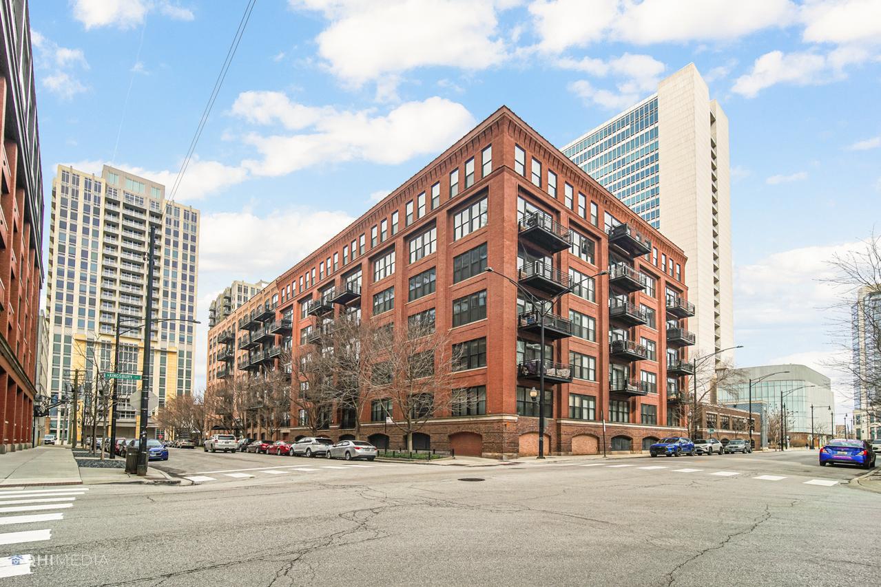 520 W Huron St. #602, Chicago, IL 60654