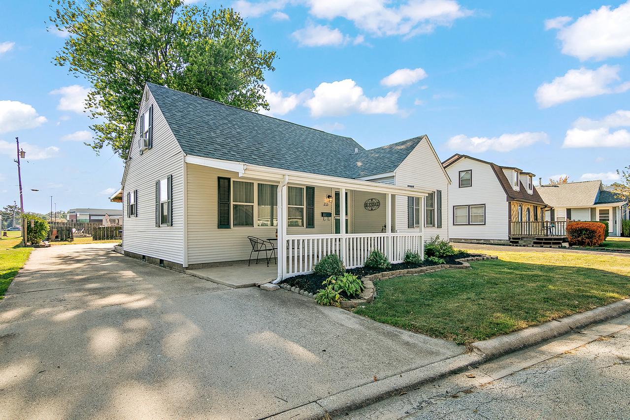 213 Bernard St., Bourbonnais, IL 60914